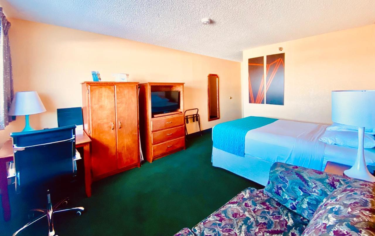 Howard Johnson By Wyndham Denver West Wheat Ridge Dış mekan fotoğraf