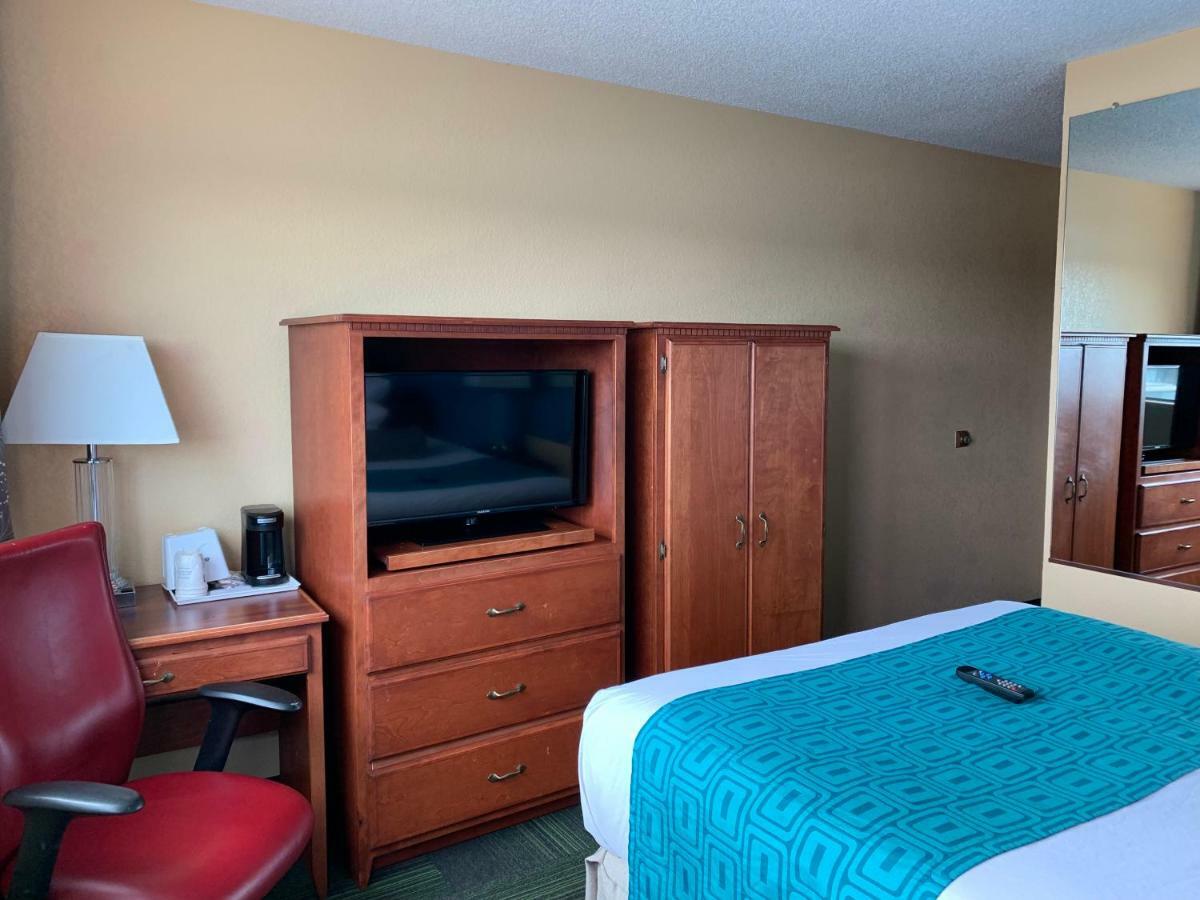 Howard Johnson By Wyndham Denver West Wheat Ridge Dış mekan fotoğraf