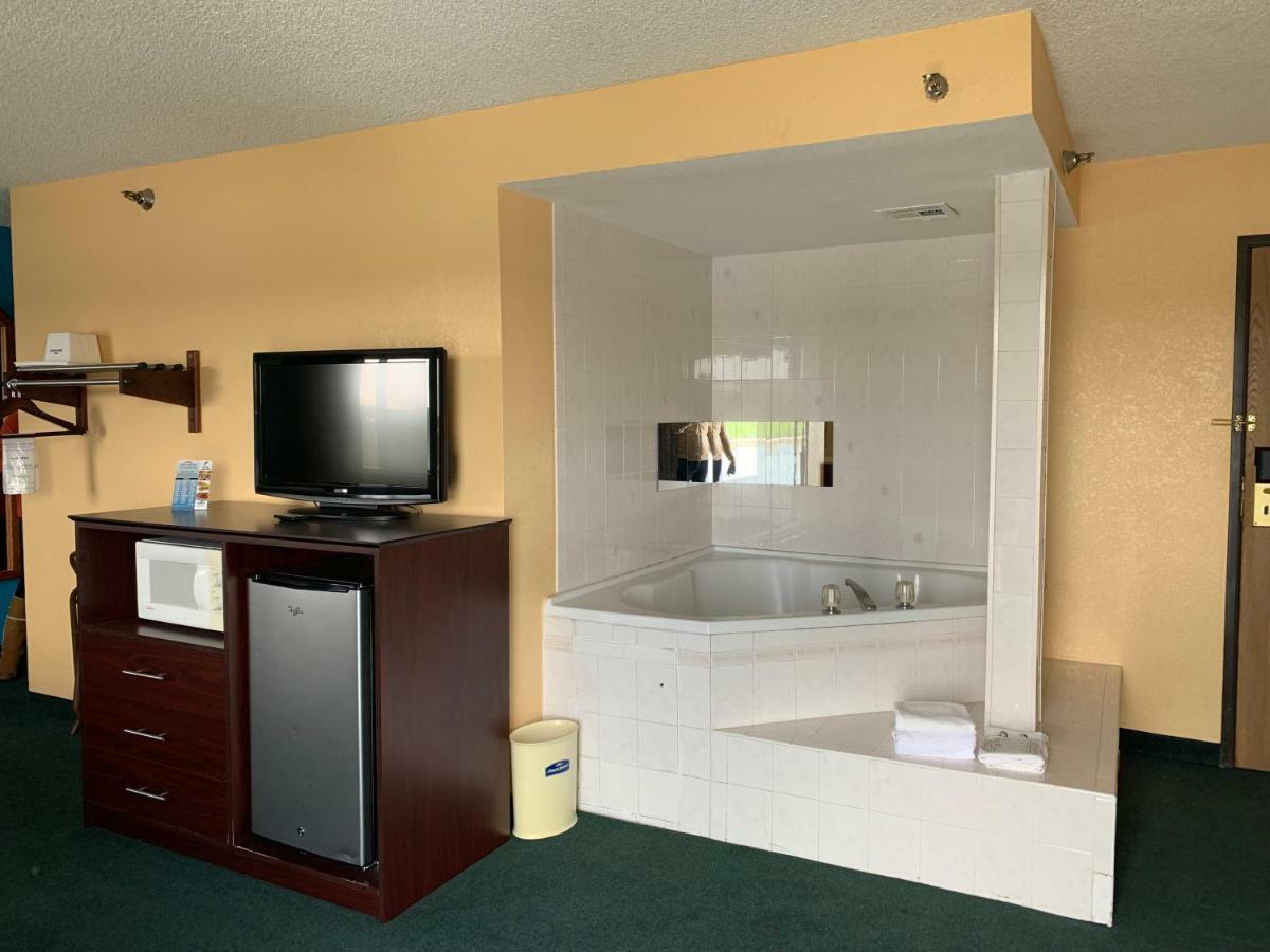 Howard Johnson By Wyndham Denver West Wheat Ridge Dış mekan fotoğraf